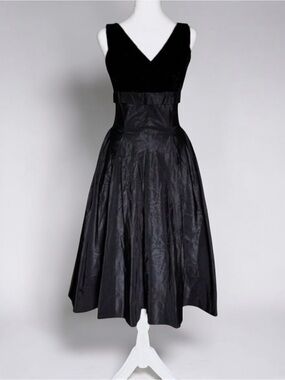 Vintage 1950s Velvet & Taffeta Cocktail Dress – Full Skirt – Talon Zip – Small
